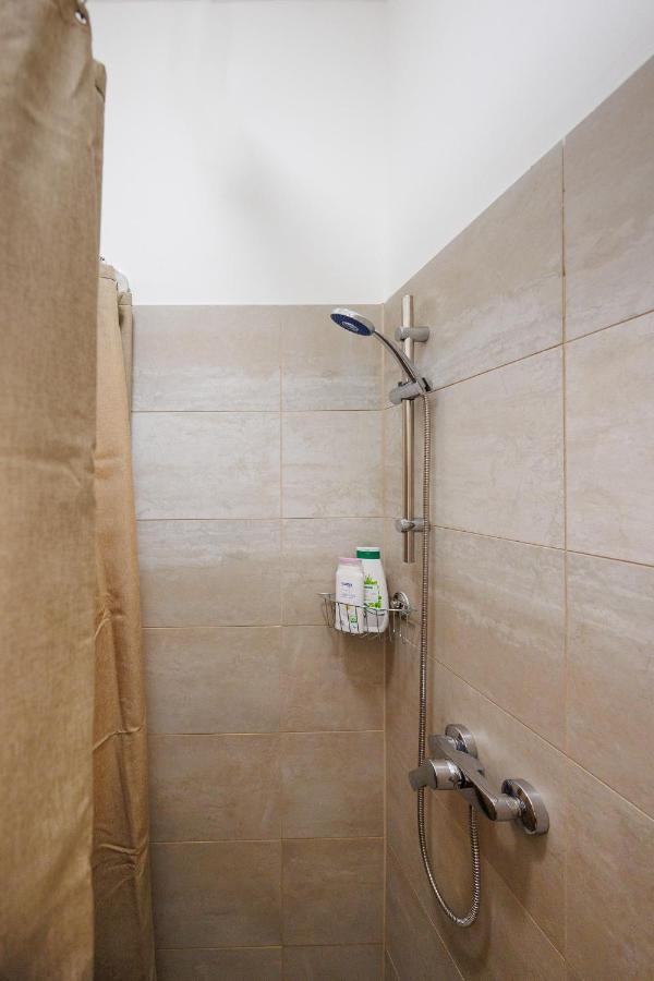 Cozy Market-Square Retreat Located In The Heart Of The 10Th District Wien Ngoại thất bức ảnh